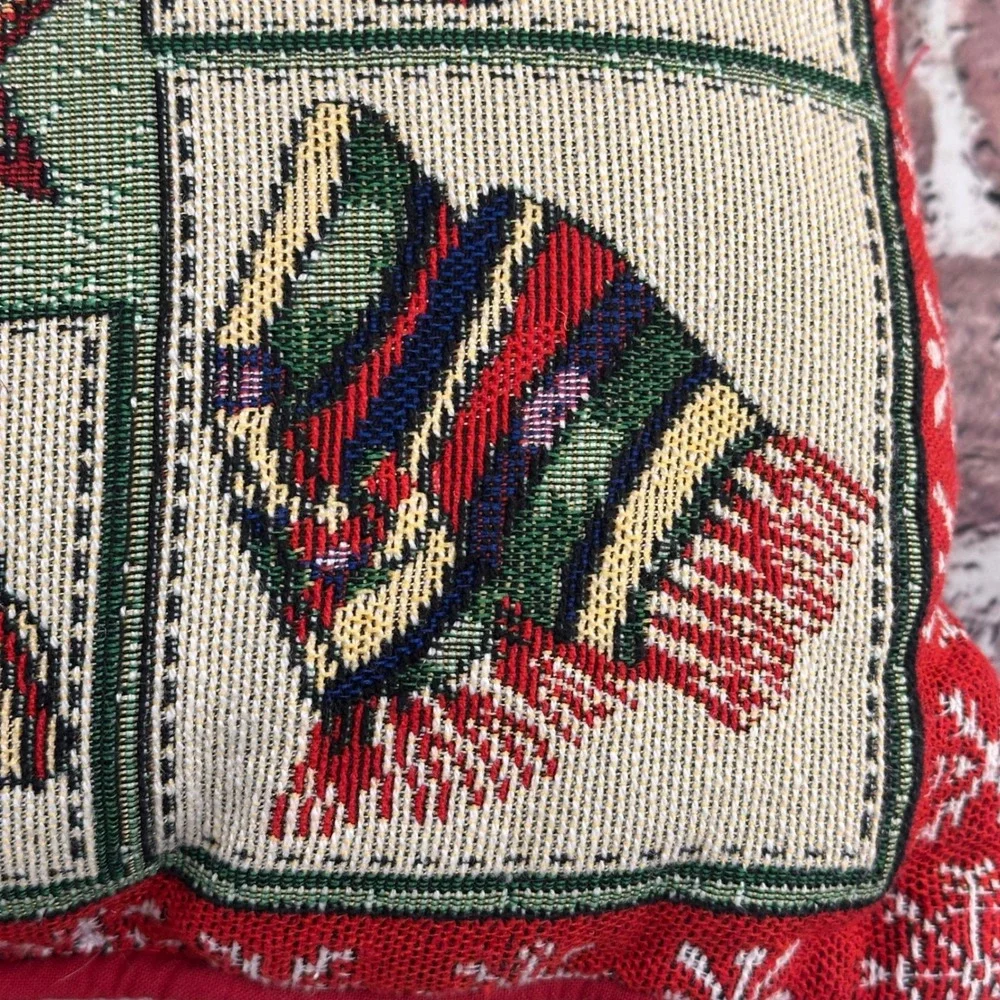 Keep Warm Cozy Tapestry Pillow‎ Cabin Winter Vibes Vintage Winter Decor